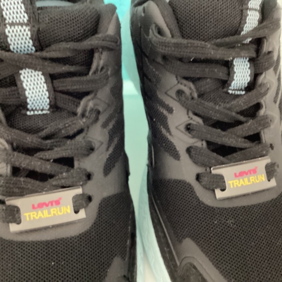 REDUCED NWT LEVI’S Women’s Black and Blue trail running shoes Sz 6.5 - Picture 11 of 11